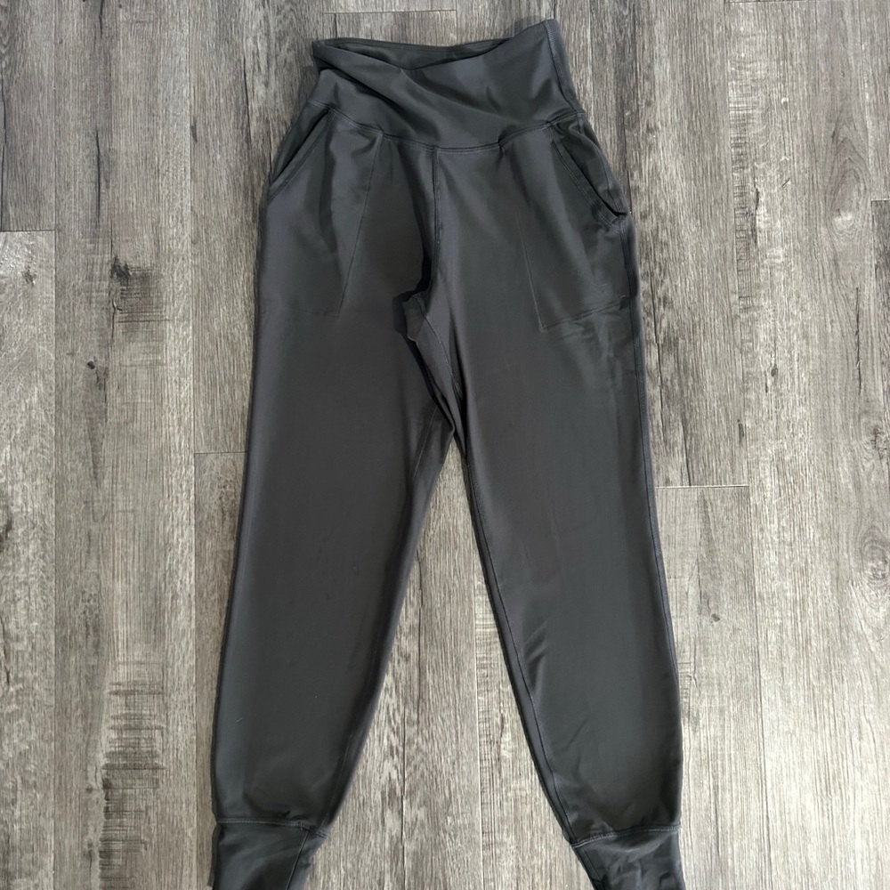 FREE WITH PURCHASE Old Navy High-Waisted PowerSoft 7/8 Joggers XS